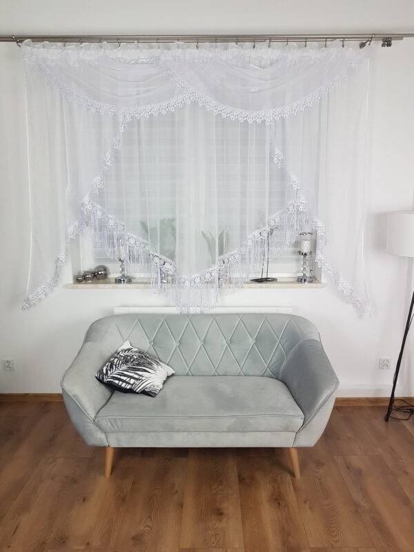 Firana gotowa z gipiurą 15cm zdobiona lambrekinem 400x180cm