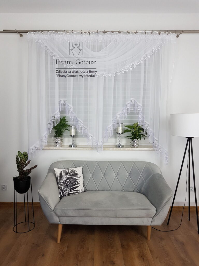 Firana z lambrekinem oraz gipiurą 400x180cm