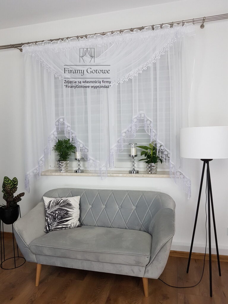 Firana z lambrekinem oraz gipiurą 400x180cm
