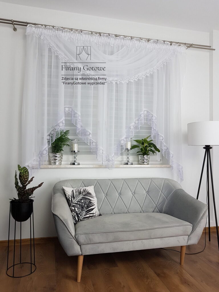 Firana z lambrekinem oraz gipiurą 400x180cm