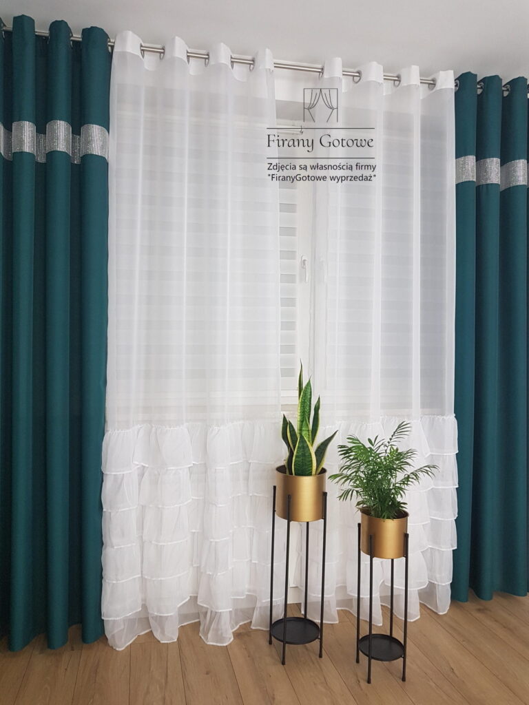Firana woalowa z falbanami