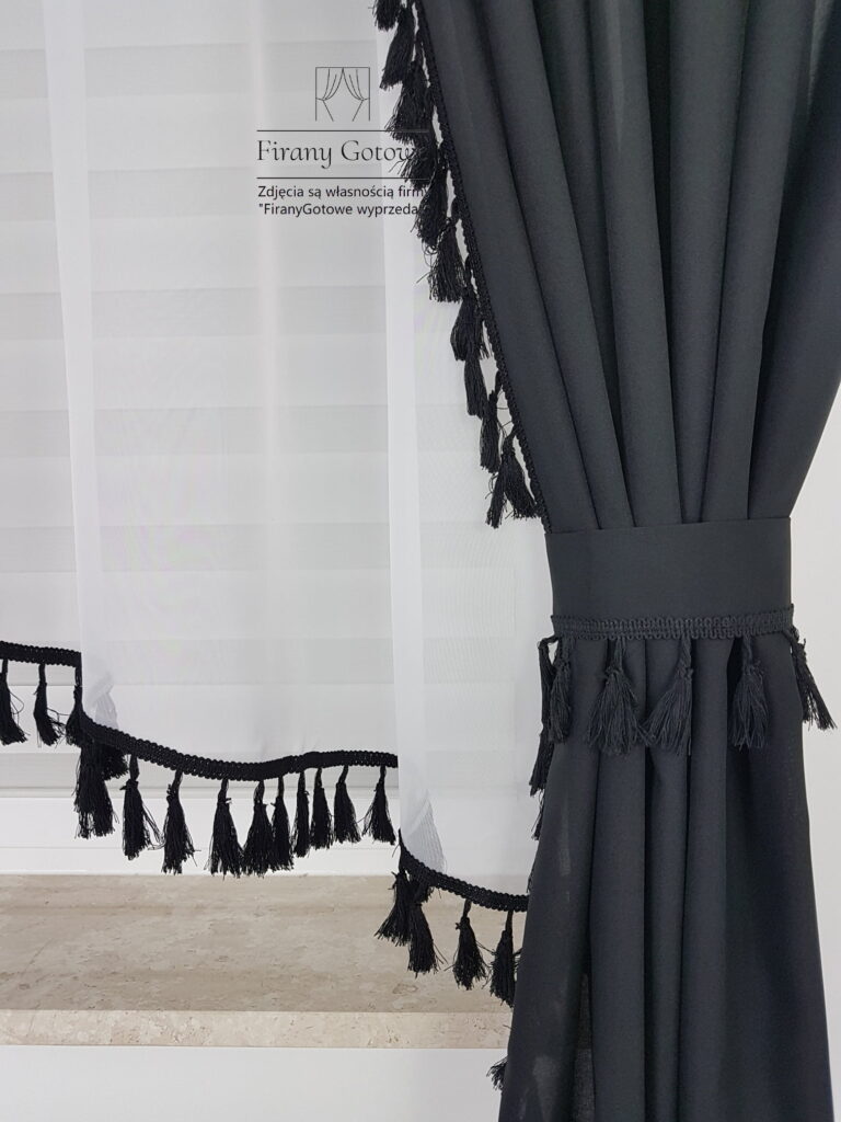 Firana gotowa boho z frędzelkami czarna