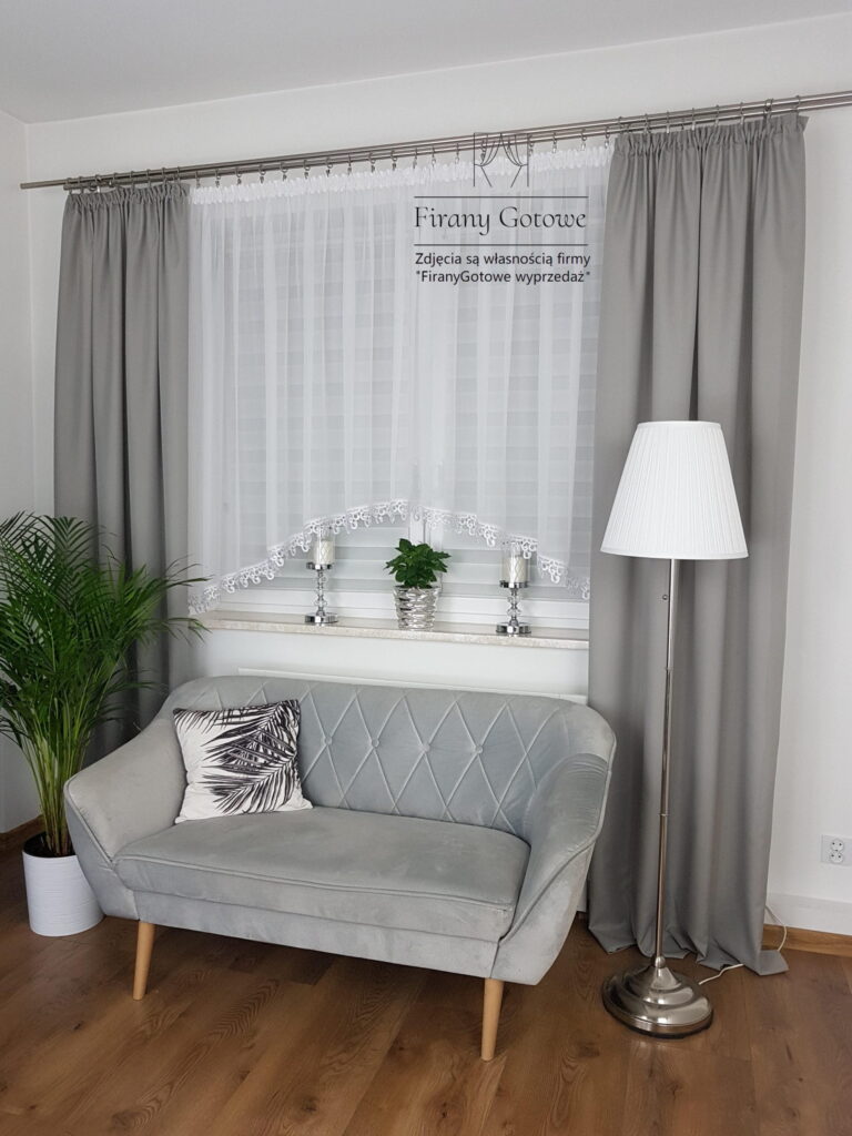Firanka z woalu zdobiona gipiurą