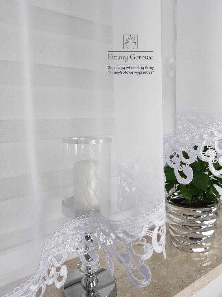 Firanka z woalu zdobiona gipiurą