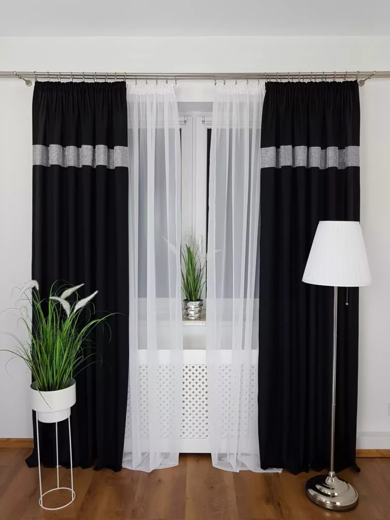 Zasłona gotowa uszyta na taśmie - czarna 250cm x 145cm