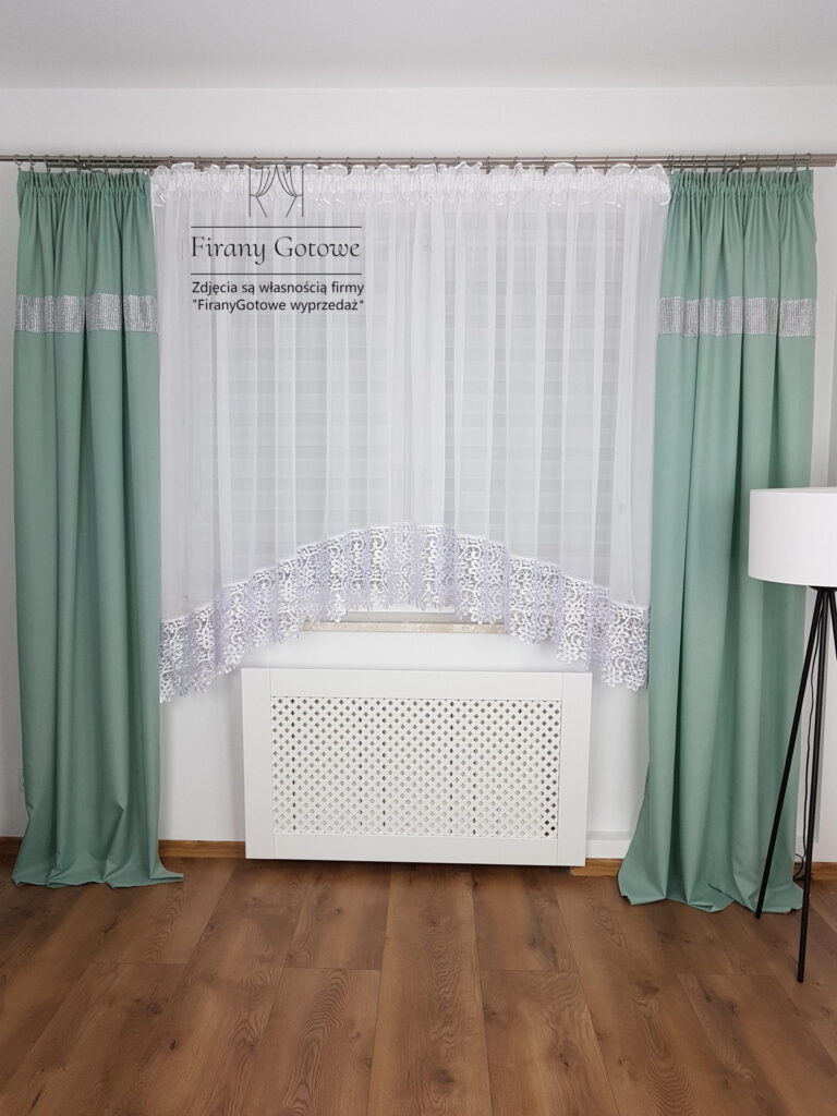 Firana z gipiurą 30cm uszyta z woalu