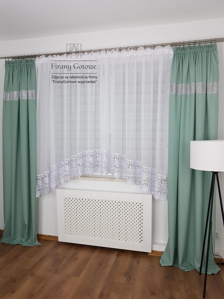 Firana z gipiurą 30cm uszyta z woalu