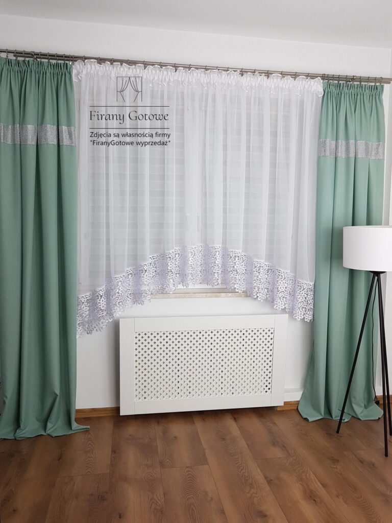 Firana z gipiurą 30cm uszyta z woalu