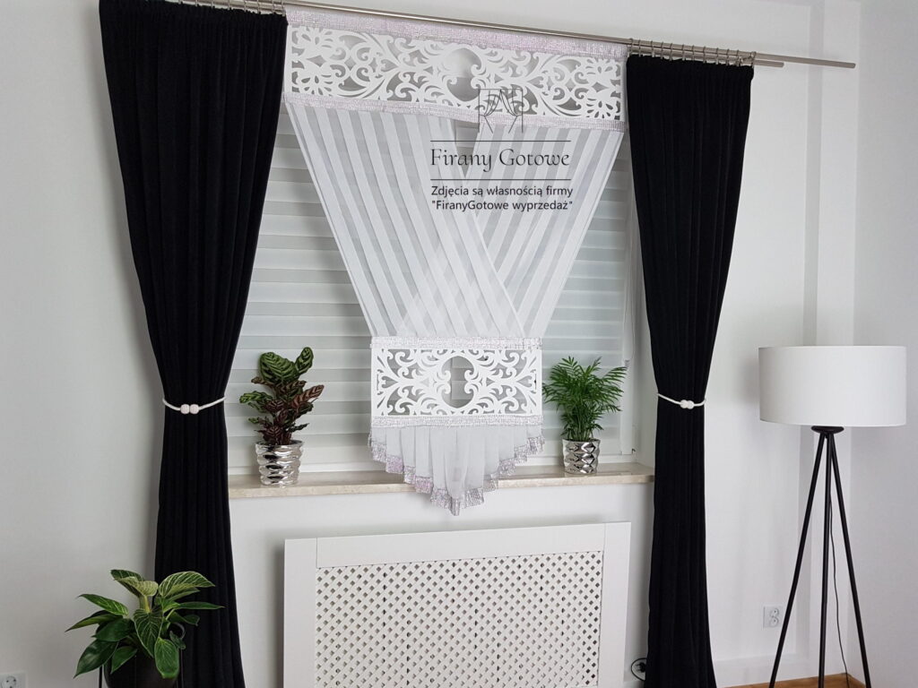 Panel dekoracyjny z cyrkonami i ażurem 160cm