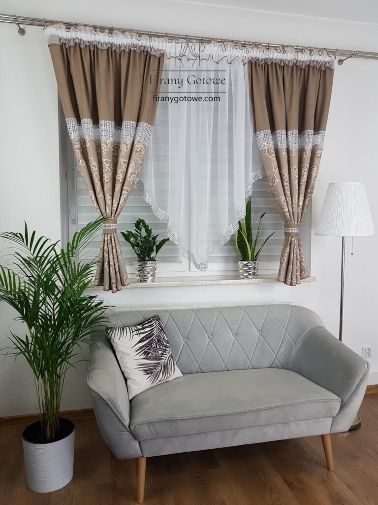 Firanka do salonu - jasnobrązowa