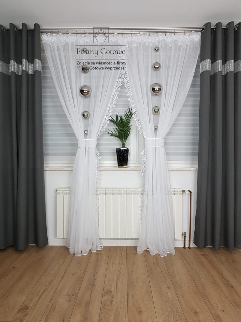 Długa firanka z gipiurą 400/250cm
