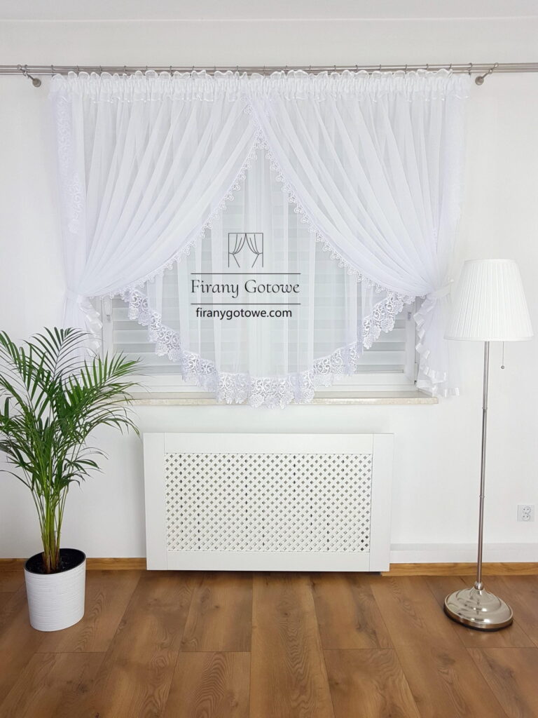 Firanka z gipiurą uszyta z woalu 400x160cm