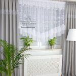 Firanka z markizety 400 x 130 zdobiona falbanką i cyrkoniami