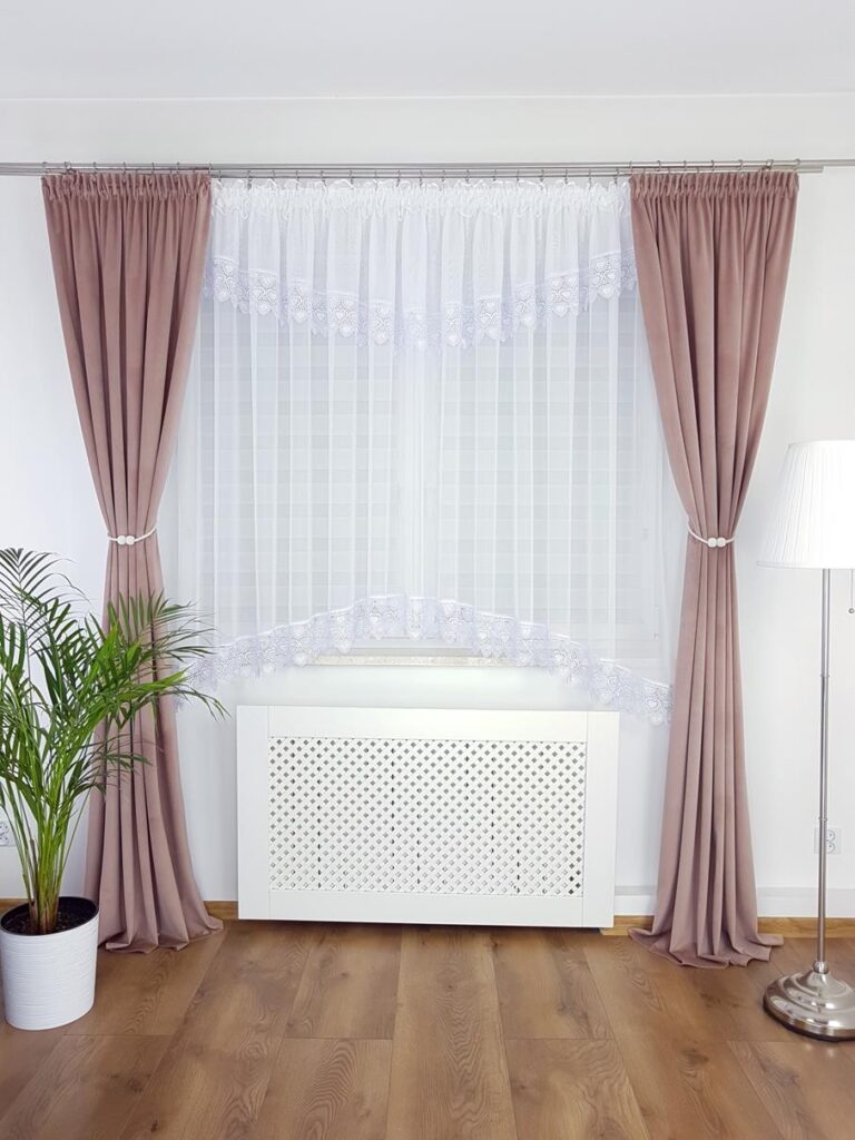 Firana z gipiurą 400 x 180  w białe serca