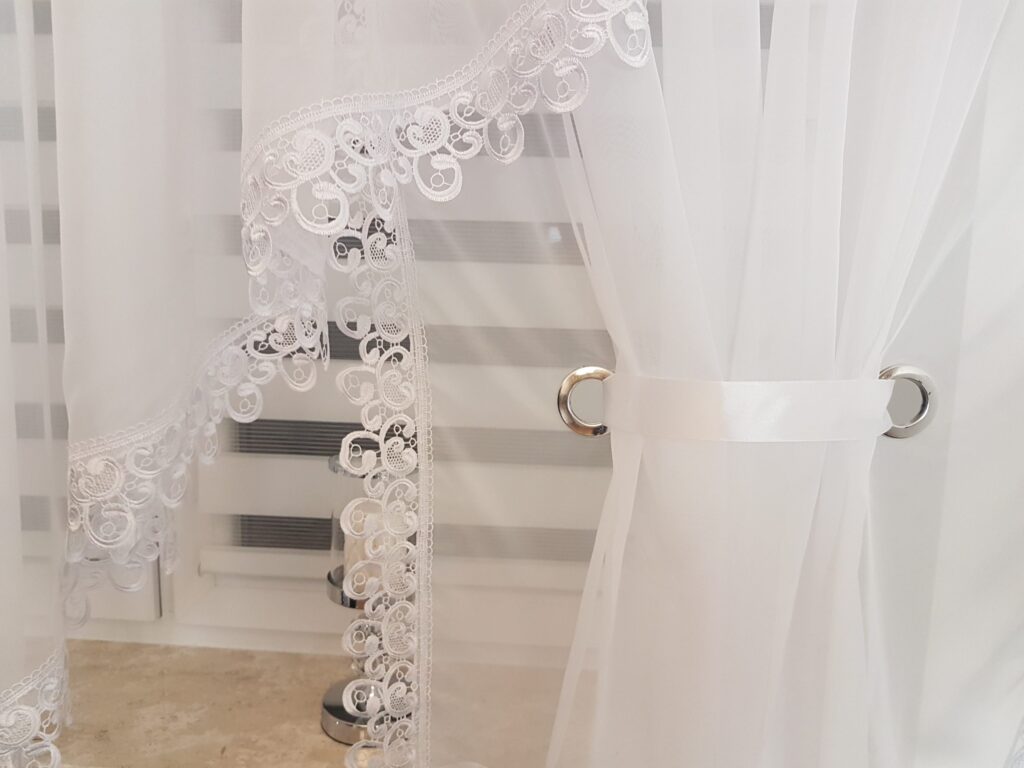 Firana z gipiurą 600/150cm