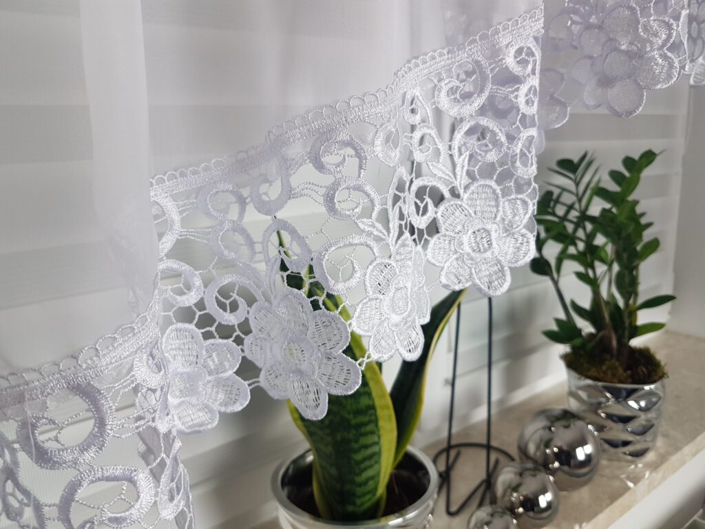 Firana z gipiurą 20cm
