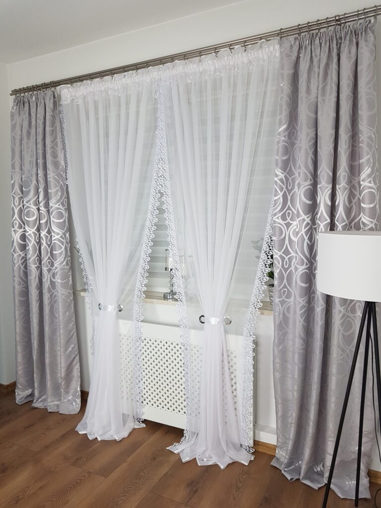 Firana z gipiurą dwa kokony 250cm