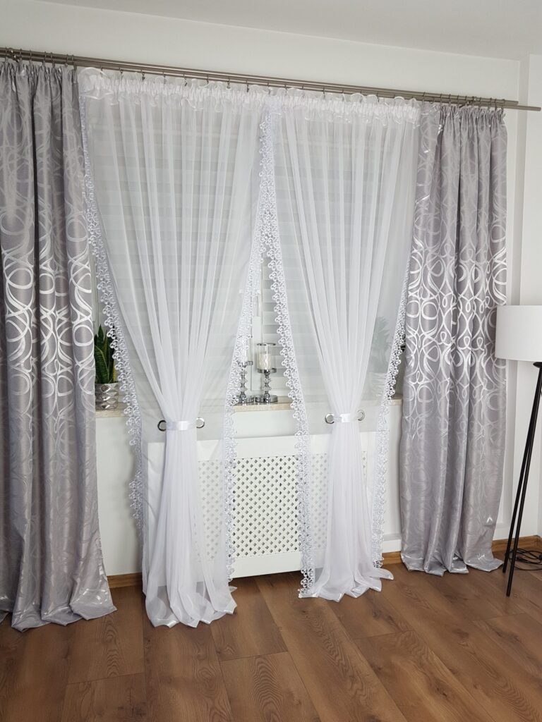 Firana z gipiurą dwa kokony 250cm