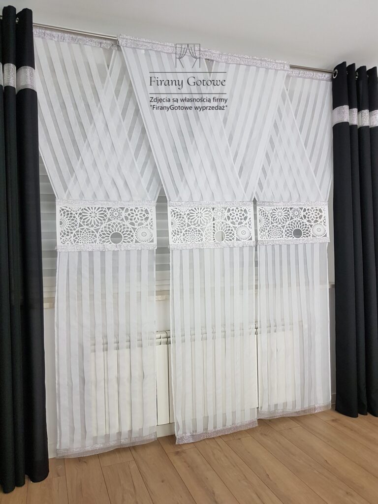 Panel dekoracyjny z ażurem 250cm
