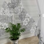 Firanka z modną gipiurą 400/160cm  szaro-biała