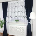 Firana z czarnym haftem oraz gipiurą 15cm