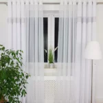 Zasłona na przelotkach zdobiona cyrkoniami- biała