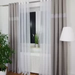 Zasłona na przelotkach zdobiona cyrkoniami- jasnoszara