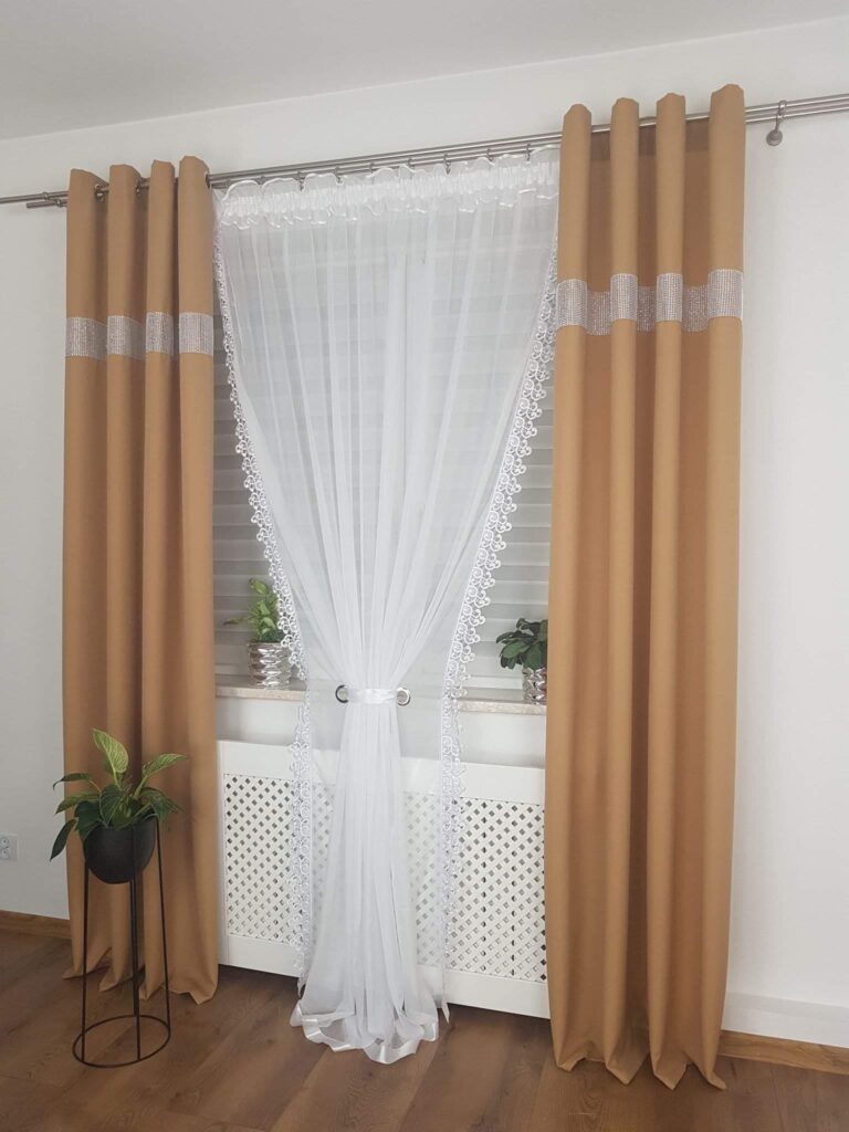 Długa firana z gipiurą 200/250cm