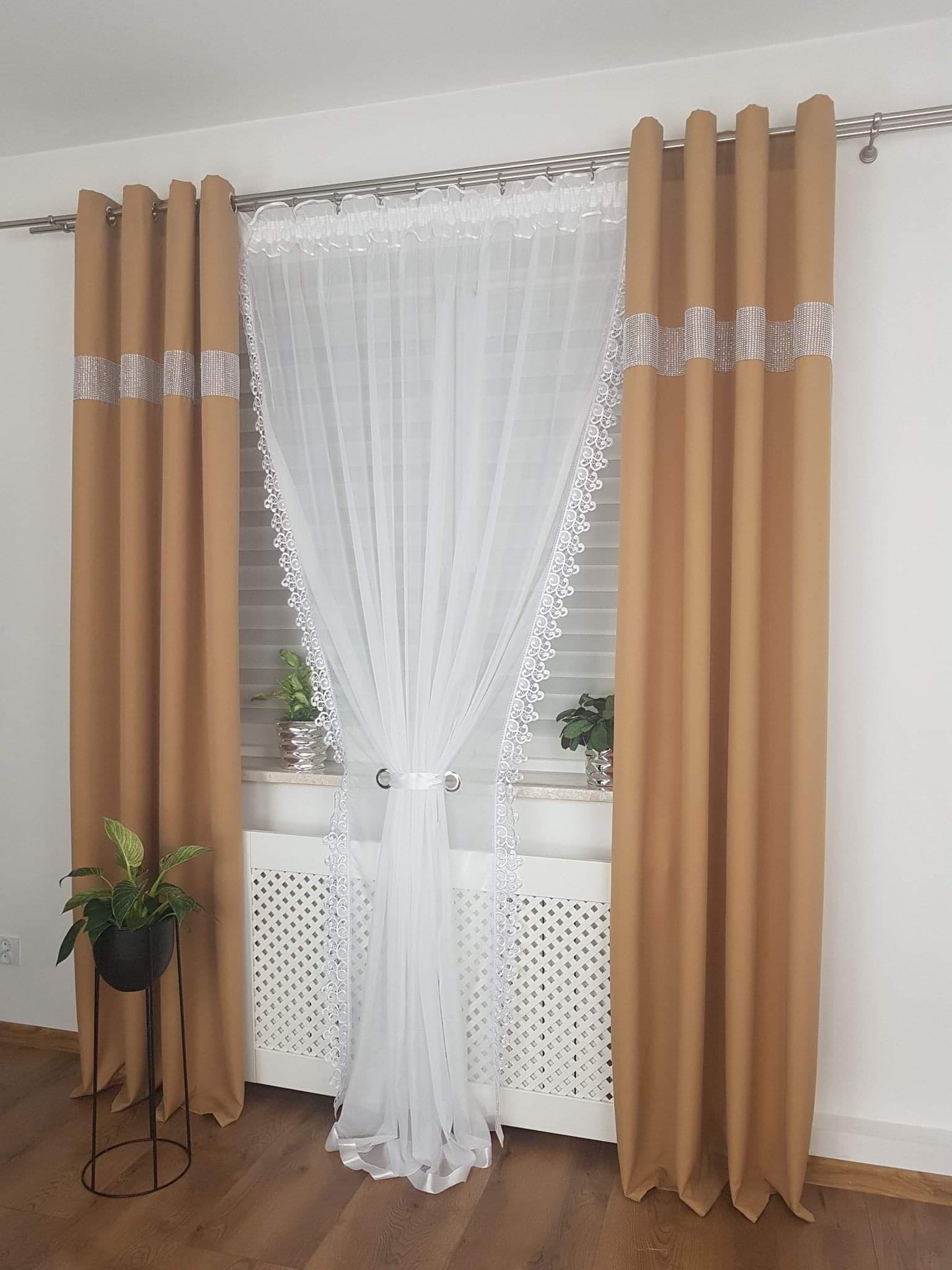 Długa firana z gipiurą 200/250cm