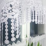 Elegancka firana kuchenna z gipiurą