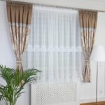 Firanka z falbankami oraz kompletem dwóch zasłon 180cm jasnobrązowy