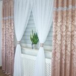 Firanka z zasłonami-komplet, indyjski róż