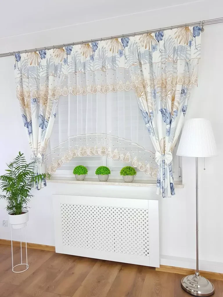 Firana gotowa z modnym wzorem - liście