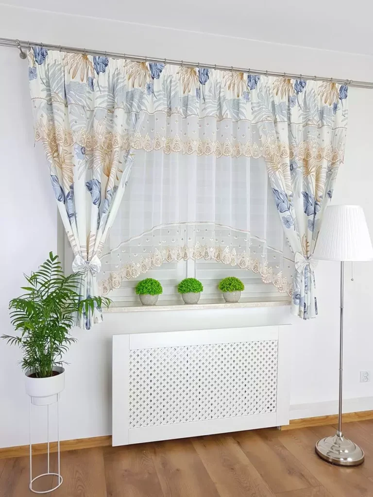 Firana gotowa z modnym wzorem - liście