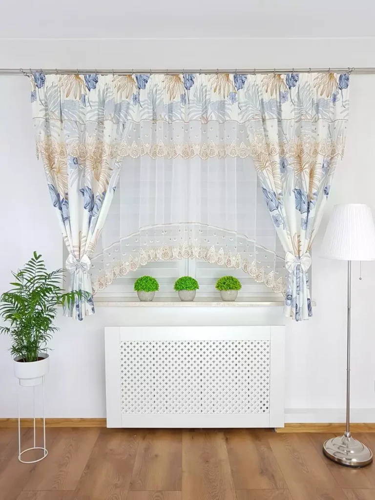 Firana gotowa z modnym wzorem - liście