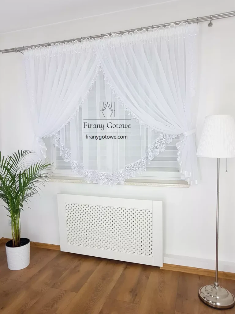Firanka z gipiurą uszyta z woalu 400x160cm