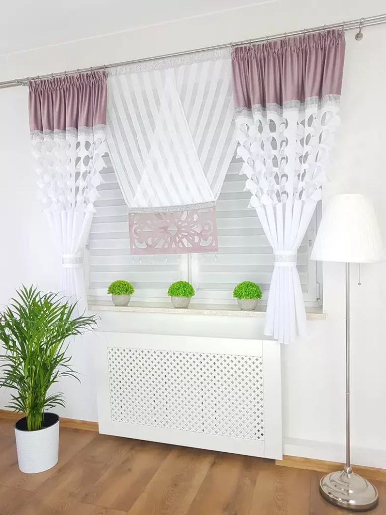 Panel dekoracyjny z zasłonami pastelowy róż