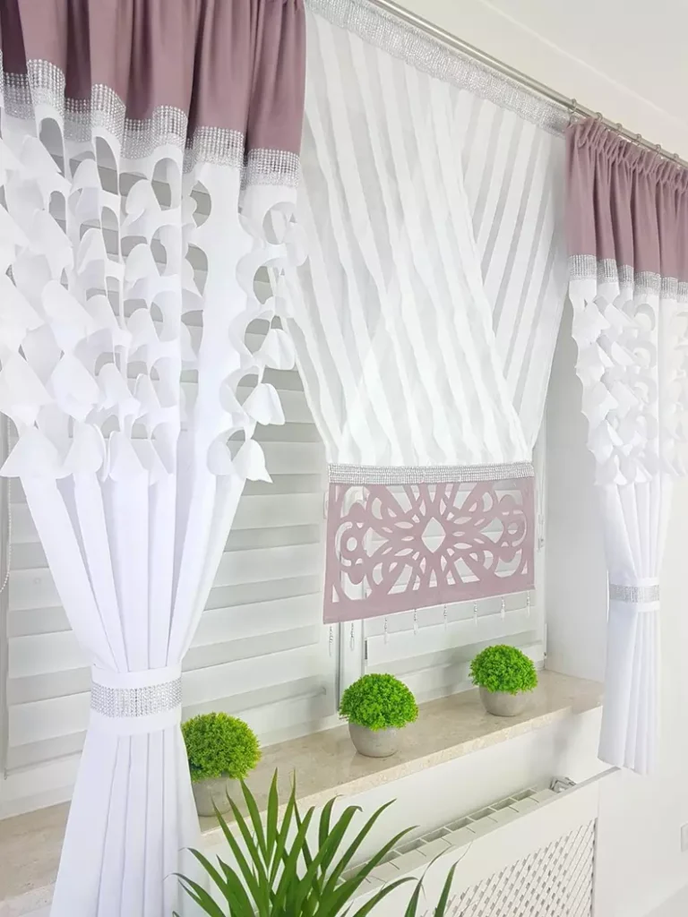 Panel dekoracyjny z zasłonami pastelowy róż