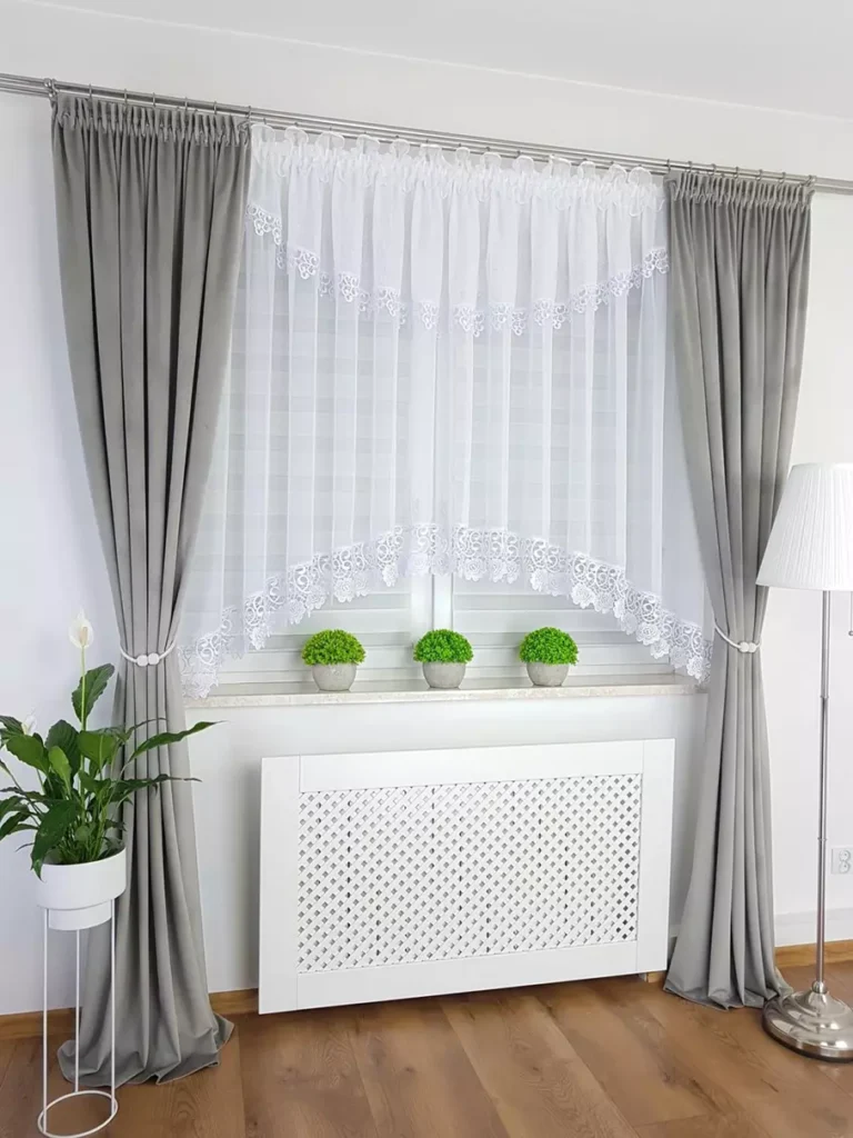 Firana z gipiurą 400 x 160 gipiura w kwiaty