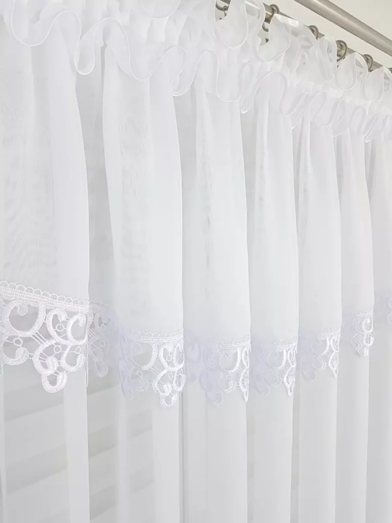 Firana z gipiurą 400 x 160 gipiura w kwiaty