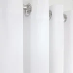 Zasłona welurowa uszyta na przelotkach-biała