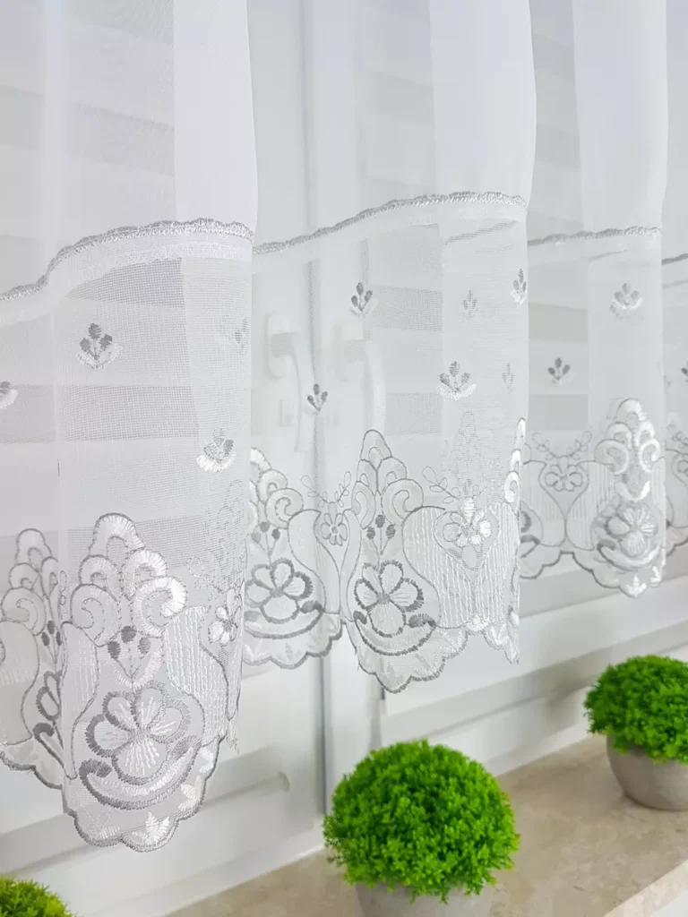 firana gotowa z haftem w stylu boho - szara