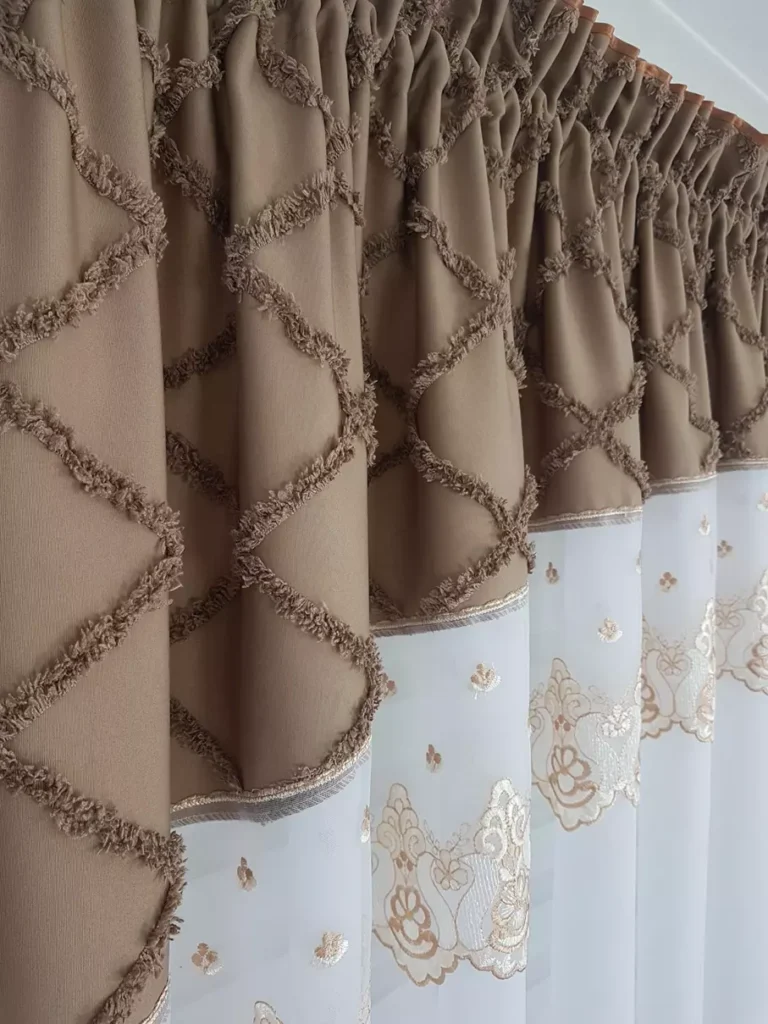 firana gotowa z haftem w stylu boho - brąz