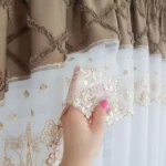 firana gotowa z haftem w stylu boho - brąz