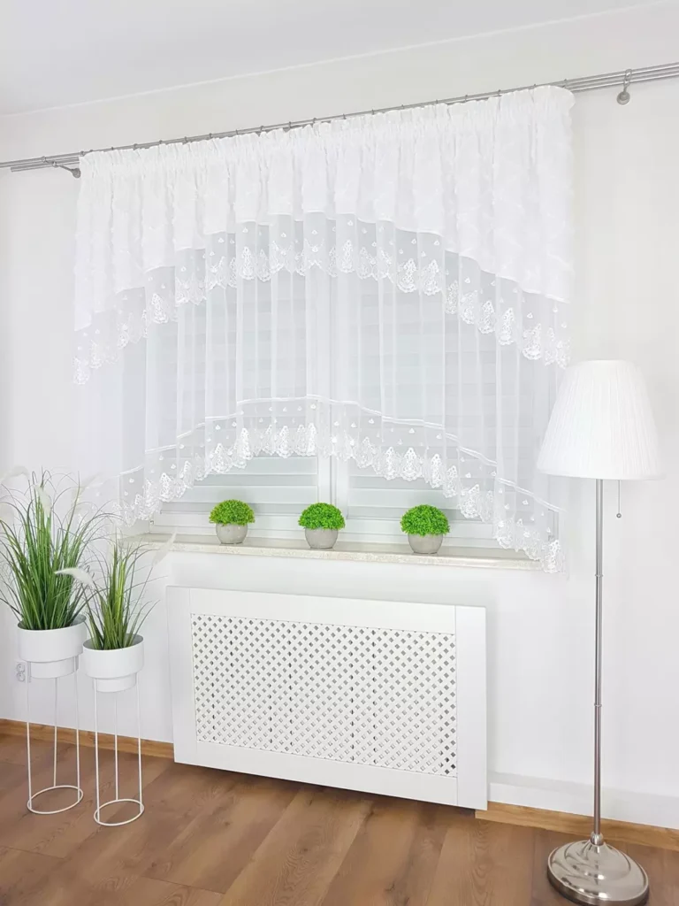 firana gotowa z haftem w stylu boho - biała