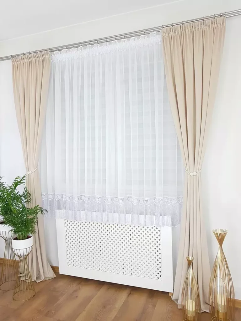 Firana gotowa z nowocczesną gipiurą 30cm