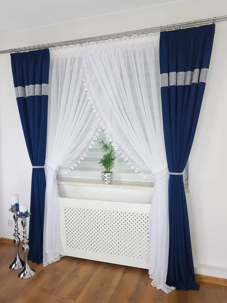 Firana gotowa ze srebrnymi cyrkoniami i gipiurą
