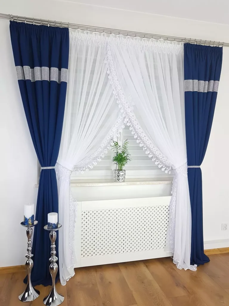 Firana gotowa ze srebrnymi cyrkoniami i gipiurą