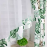 Firana z modnym wzorem monstera