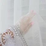 Firana z woalu sable zdobiona gipiurą